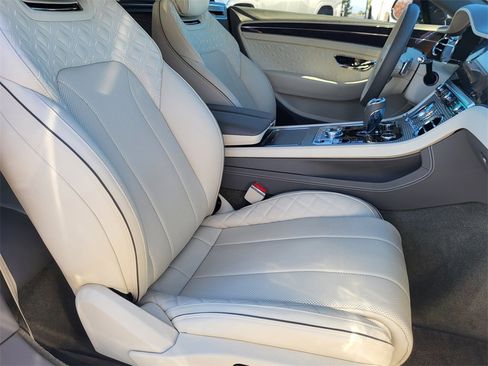 Used 2023 Bentley Continental GT V8 image 21