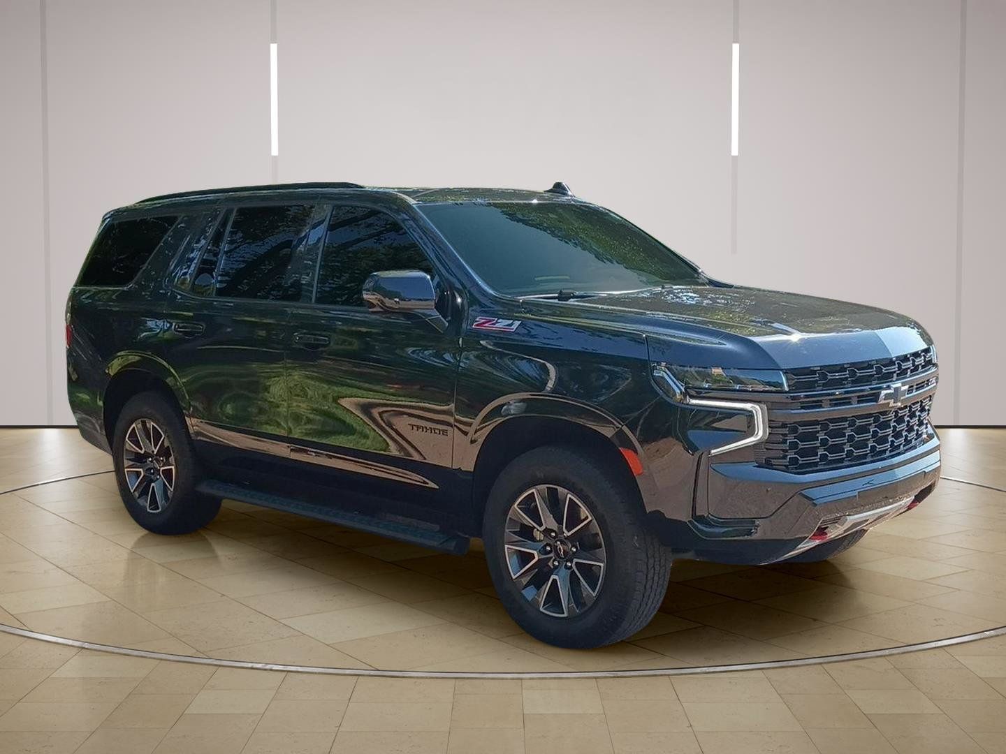 Used 2024 Chevrolet Tahoe Z71 w/ Luxury Package AWD/4WD image 9