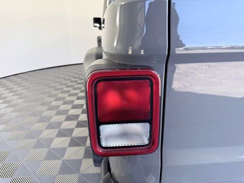 Used 2021 Jeep Gladiator Rubicon image 28