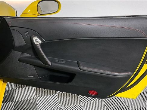Used 2012 Chevrolet Corvette Grand Sport w/ 4LT Preferred Equipment Group RWD image 24
