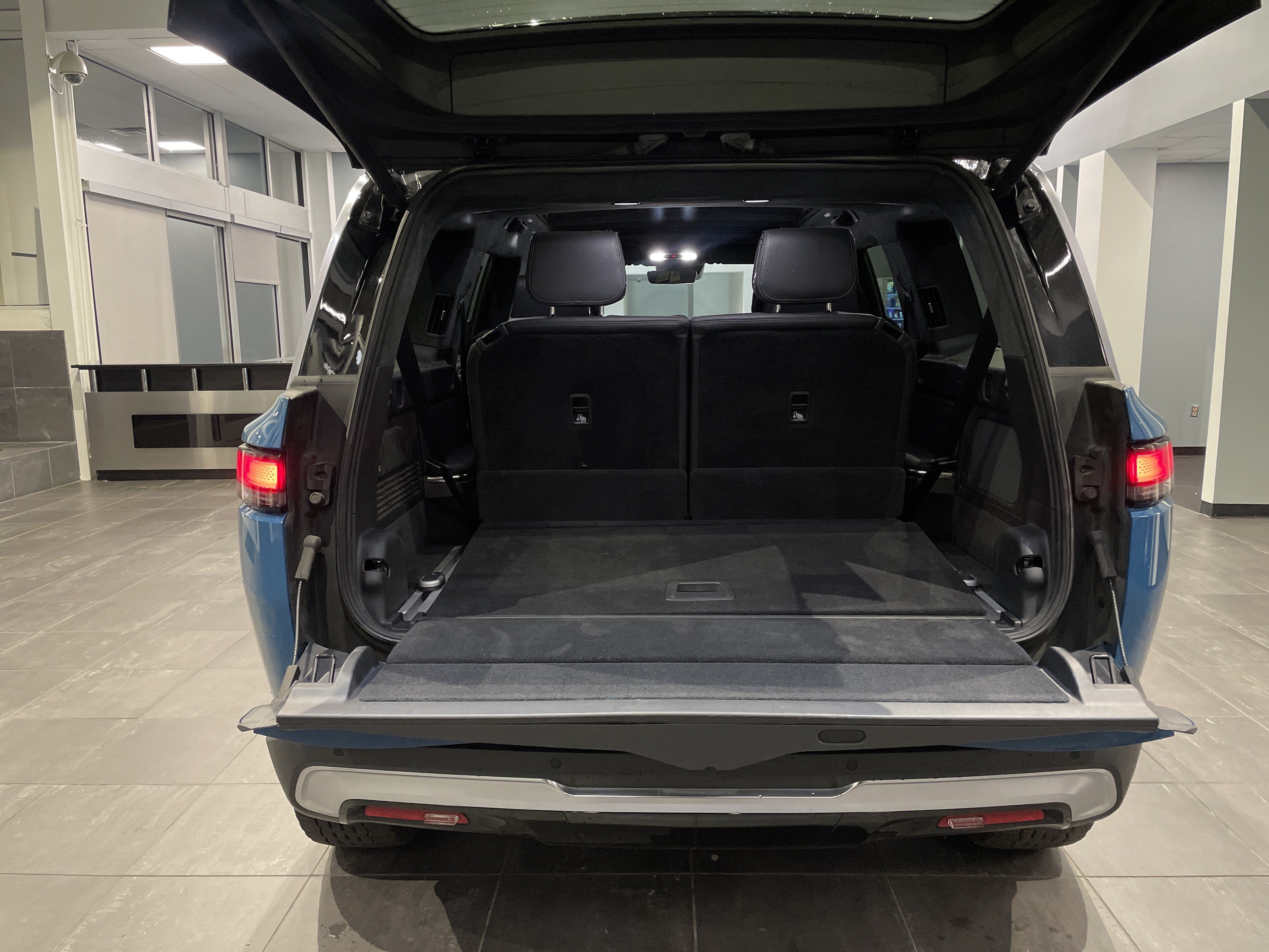Used 2023 Rivian R1S Adventure Quad AWD/4WD image 42