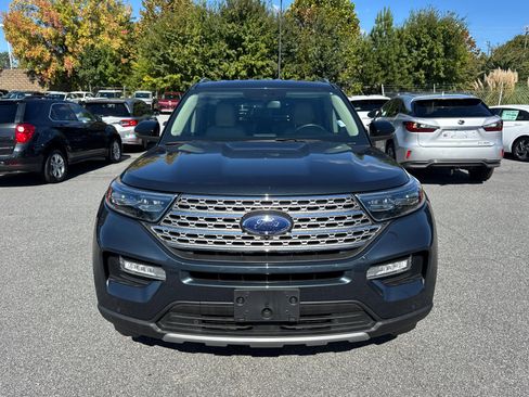 Used 2022 Ford Explorer Limited w/ Equipment Group 301A image 2