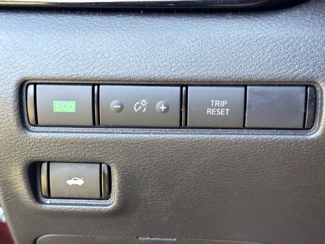 Used 2025 Nissan Sentra SV w/ All-Weather Package FWD image 25