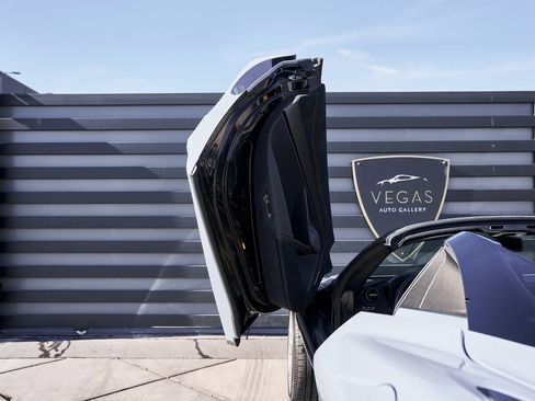 Used 2022 McLaren 720S image 38