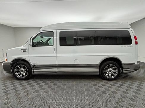 Used 2015 GMC Savana 2500 RWD image 15
