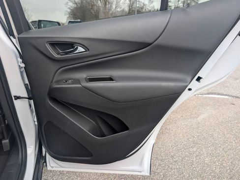 Used 2024 Chevrolet Equinox LT image 30
