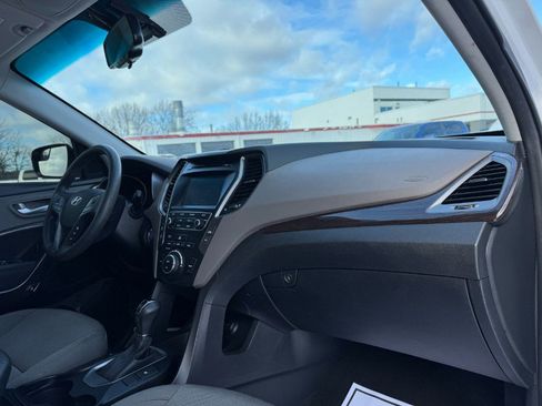 Used 2018 Hyundai Santa Fe Sport w/ 2.4L Value Package 02 image 20