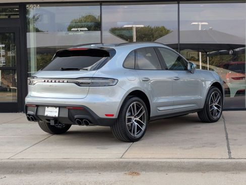 Certified 2026 Porsche Macan AWD/4WD image 9