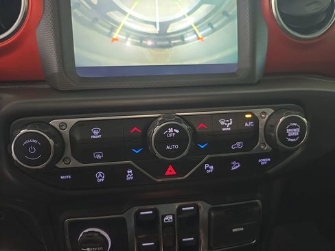 Used 2021 Jeep Wrangler Unlimited Rubicon image 25