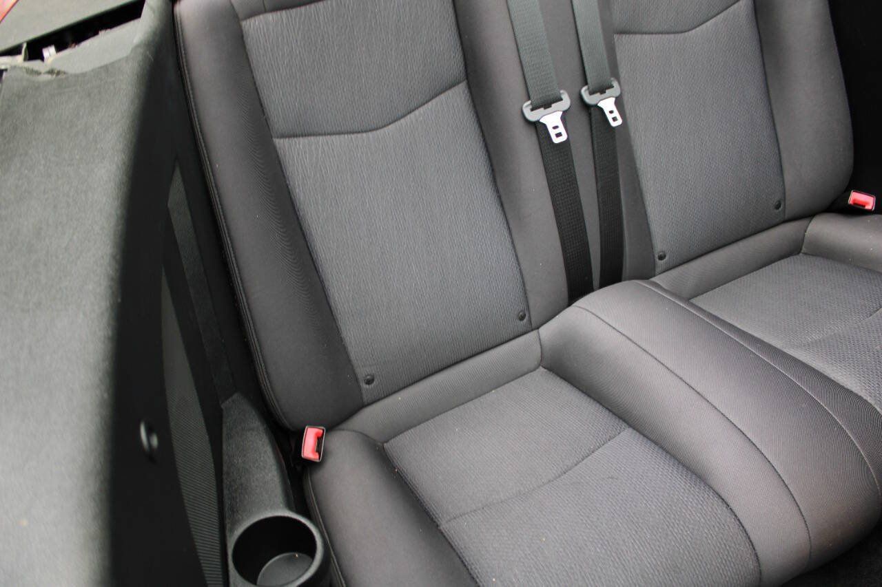 Used 2013 Chrysler 200 Touring FWD image 33