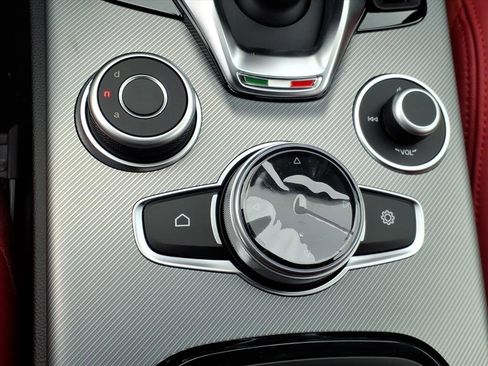 New 2025 Alfa Romeo Stelvio Sprint w/ Convenience Package image 13