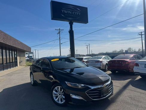 Used 2020 Chevrolet Malibu LT image 1