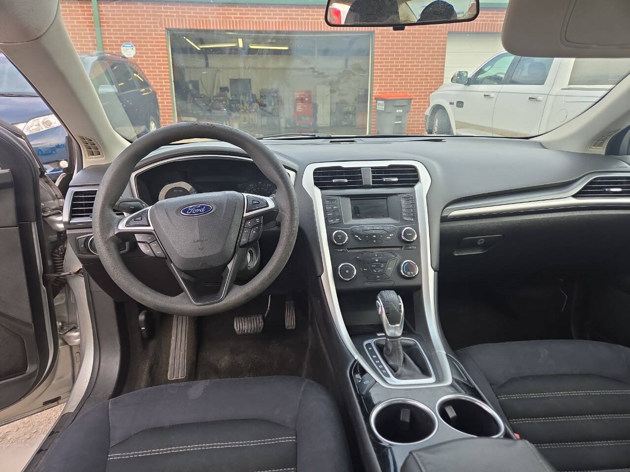 Used 2014 Ford Fusion SE FWD image 12