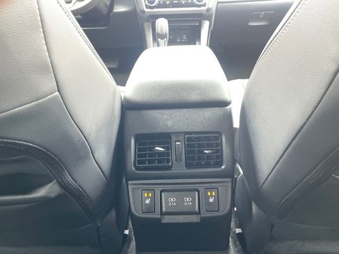 Used 2019 Subaru Outback 2.5i Limited w/ Popular Package #2 image 17