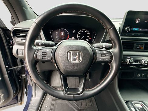 Used 2023 Honda Pilot Sport image 11