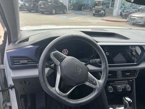 Used 2023 Volkswagen Taos SE image 11