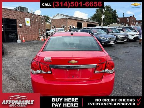 Used 2016 Chevrolet Cruze LT w/ Sun And Sound Package FWD image 4
