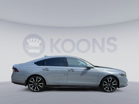 Used 2024 Honda Accord Touring image 12