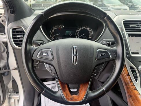 Used 2016 Lincoln MKX Select w/ Select Plus Package AWD/4WD image 12