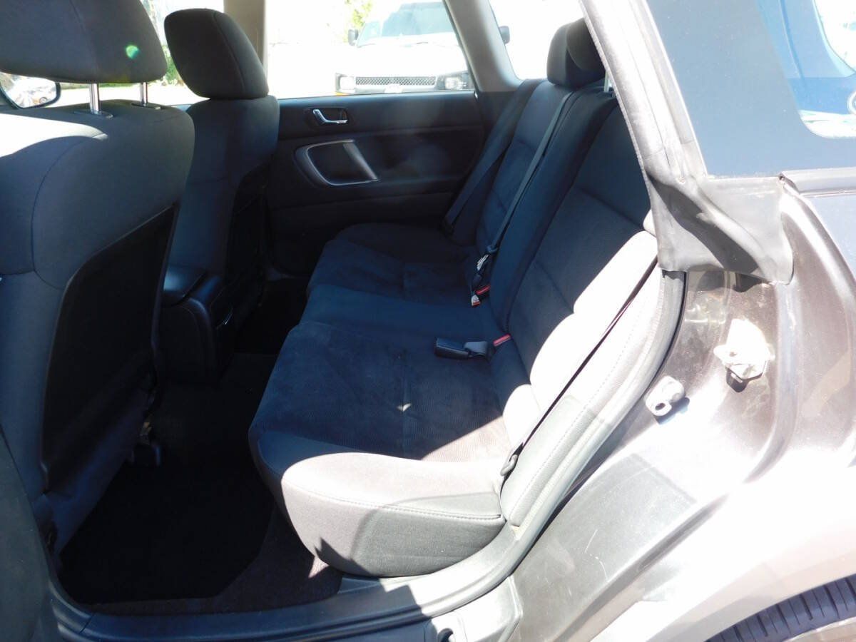 Used 2009 Subaru Outback 2.5i Special Edition AWD/4WD image 5