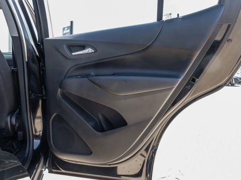 Used 2018 Chevrolet Equinox LT image 52