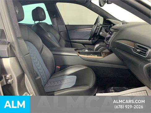 Used 2021 Maserati Levante S GranLusso image 33