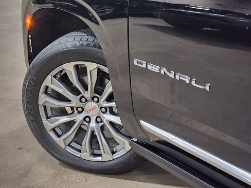 Used 2022 GMC Yukon Denali w/ Denali Premium Package AWD/4WD image 23