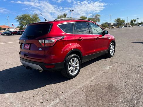 Used 2017 Ford Escape SE w/ Equipment Group 201A image 9
