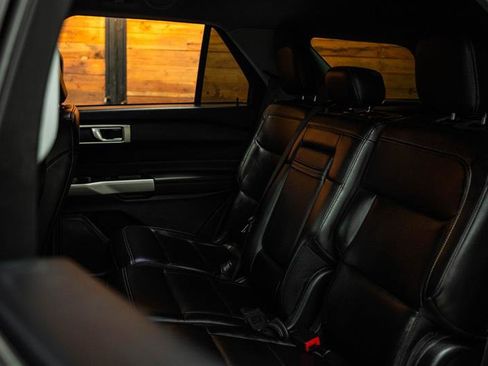 Used 2023 Ford Explorer XLT w/ Equipment Group 202A image 11