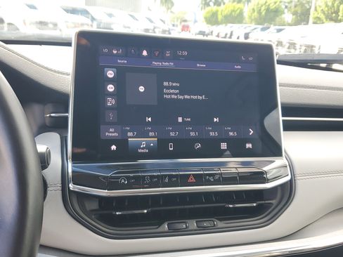 Used 2022 Jeep Compass Limited image 22