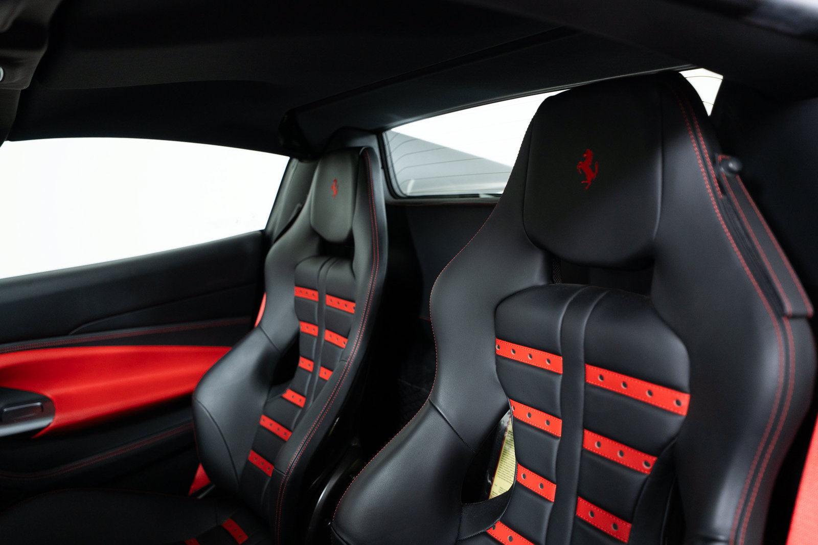 Certified 2021 Ferrari F8 Tributo RWD image 34