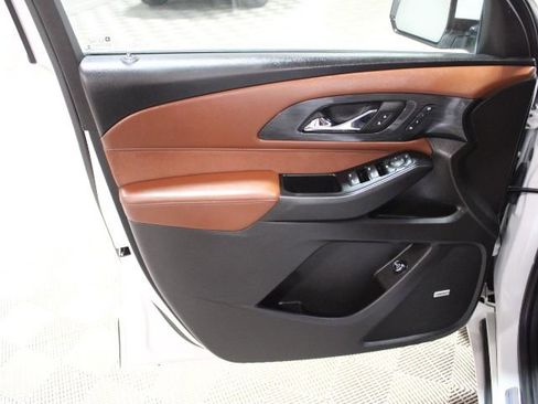 Used 2018 Chevrolet Traverse High Country image 18