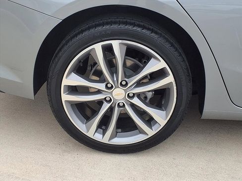 Used 2023 Chevrolet Malibu LT image 9