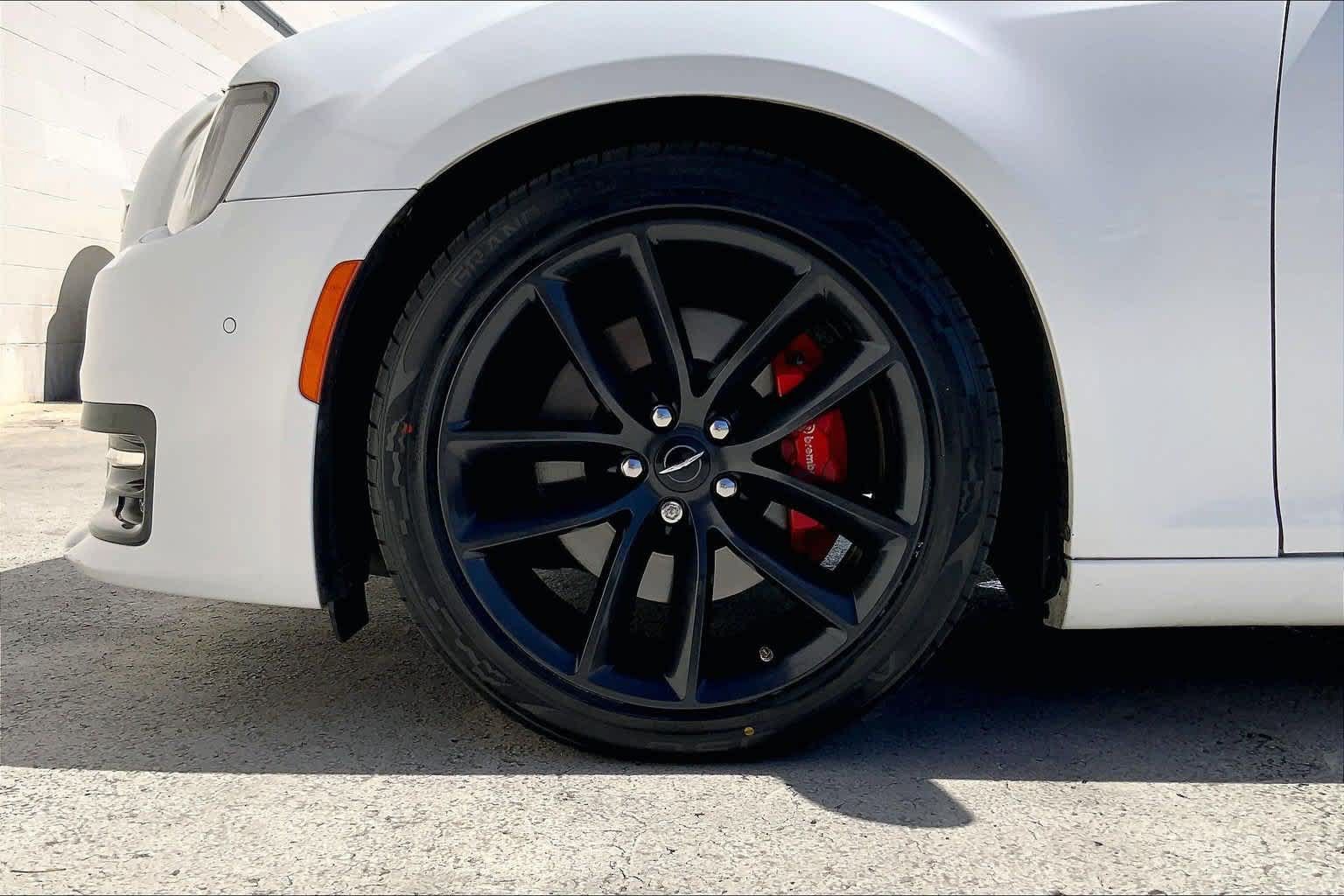 Used 2023 Chrysler 300 C RWD image 8