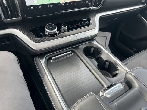 New 2025 Ford Expedition Platinum w/ Stealth Performance Package image 40