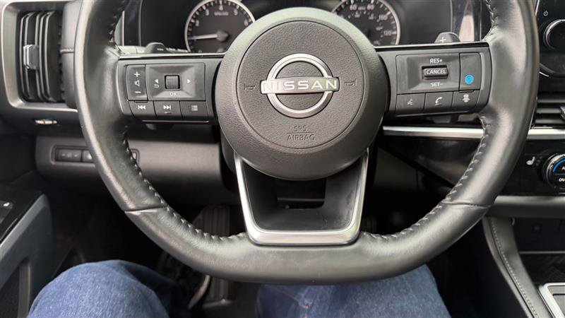 Used 2023 Nissan Pathfinder 4WD SL w/ SL Premium Package image 32