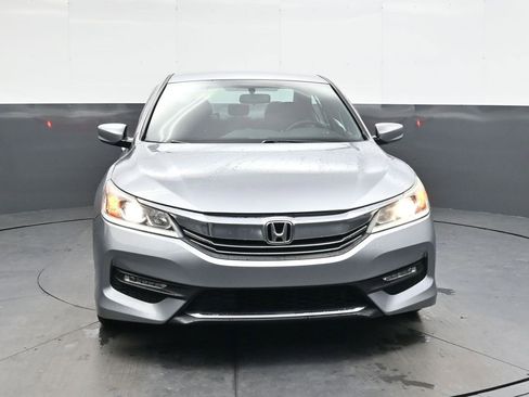 Used 2017 Honda Accord Sport image 10