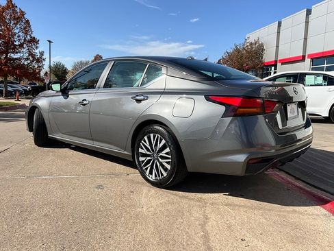 Used 2025 Nissan Altima 2.5 SV image 8