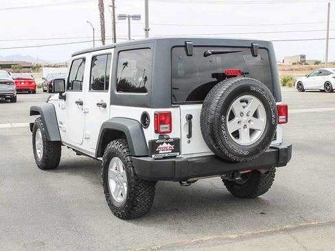 Used 2018 Jeep Wrangler Unlimited Sport S AWD/4WD image 8