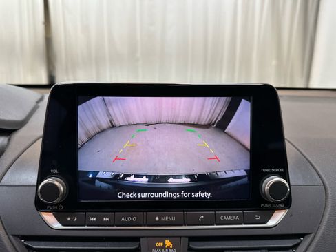 Certified 2021 Nissan Altima 2.5 SV image 16