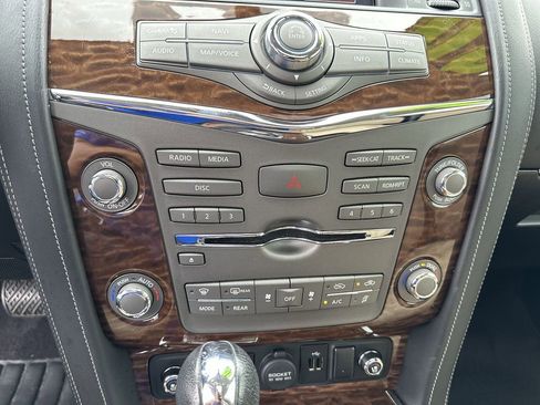 Used 2020 Nissan Armada Platinum image 29