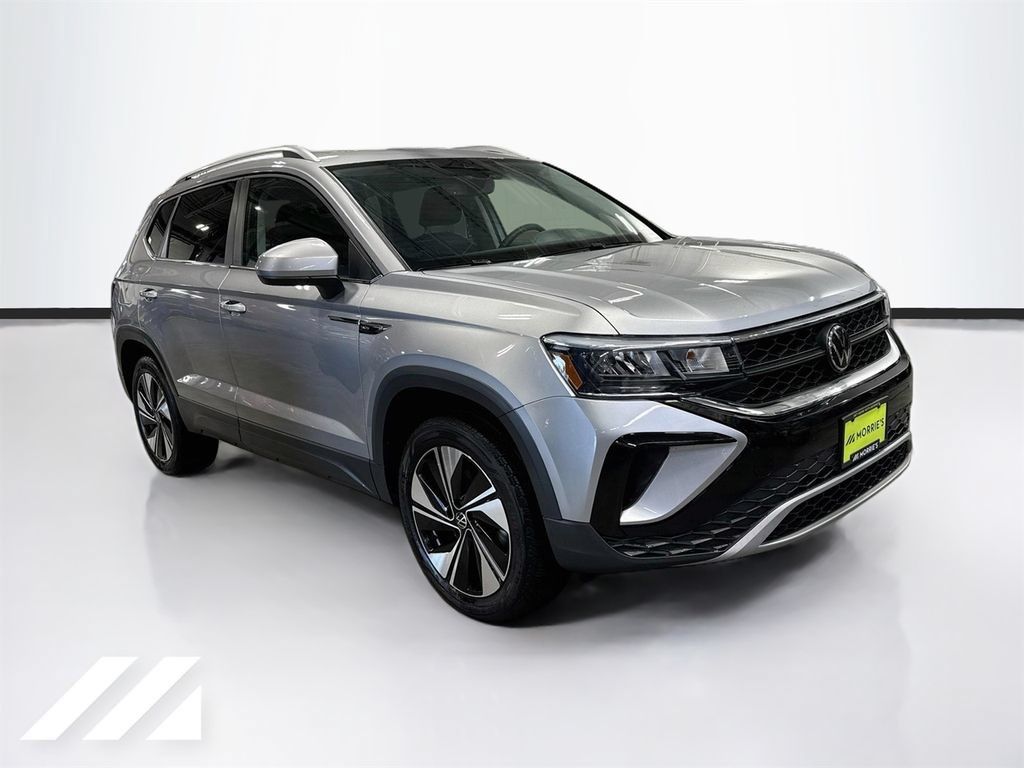 Used 2024 Volkswagen Taos SE AWD/4WD image 3