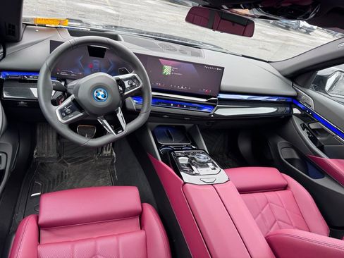 Used 2026 BMW 550e xDrive image 8