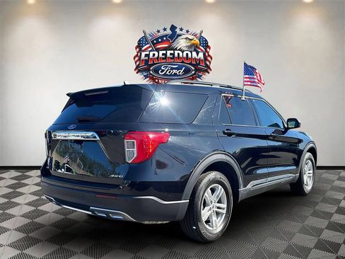Used 2024 Ford Explorer XLT w/ Equipment Group 202A AWD/4WD image 5
