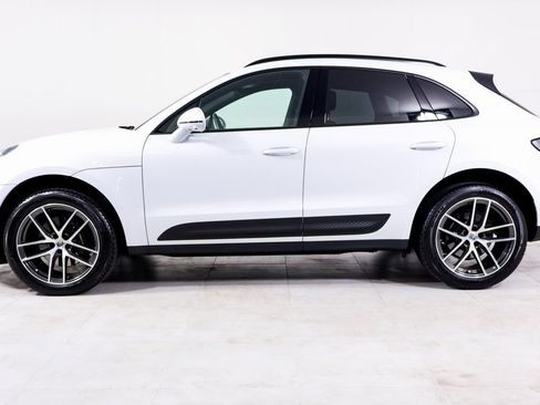 Certified 2024 Porsche Macan w/ Premium Plus Package image 2