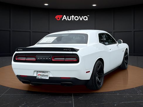 Used 2018 Dodge Challenger SRT Hellcat RWD image 5