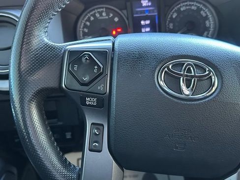 Used 2019 Toyota Tacoma TRD Off-Road image 22