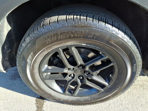 Used 2025 Ford Explorer Active image 11