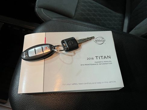 Used 2018 Nissan Titan SV image 44
