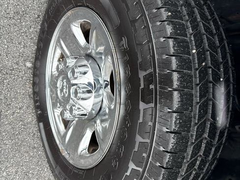 Used 2019 RAM 3500 Tradesman w/ Chrome Appearance Group image 32